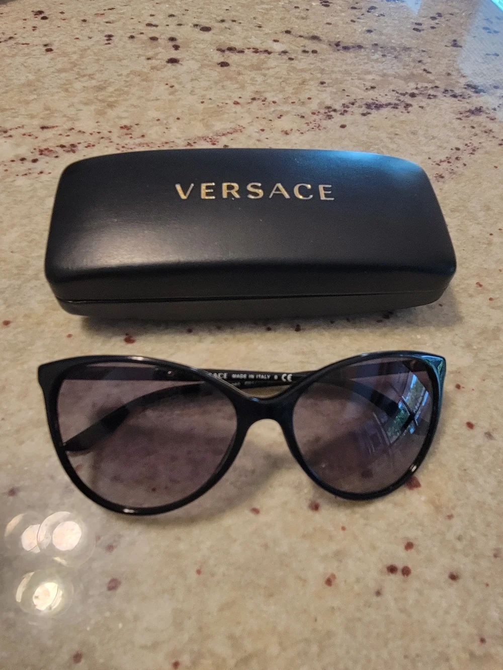 Versace Black Cat-Eye Sunglasses with Gray Gradient Lenses